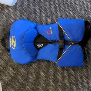 Stohlquist infant lifejacket less than 30 lbs